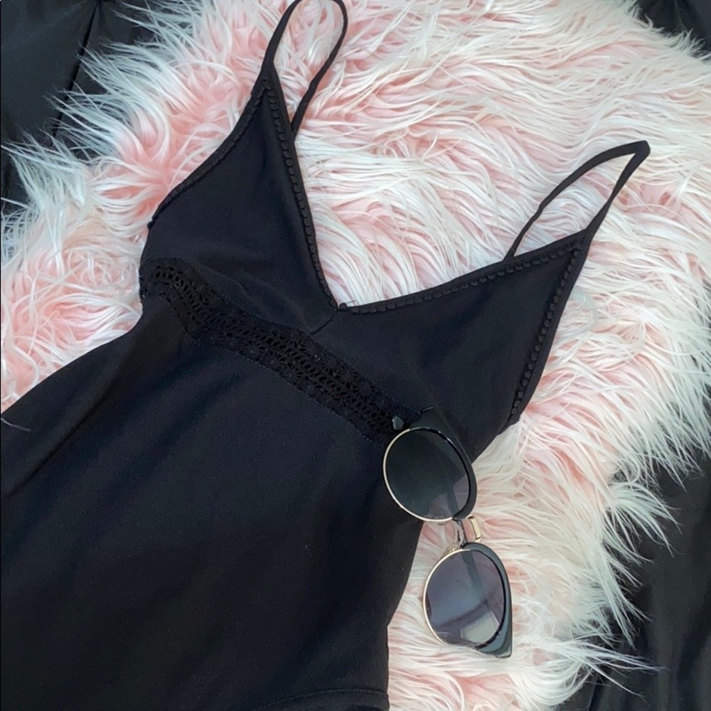 ❌🦋NWOT❌ H&M black strap bodysuit🌸🌼